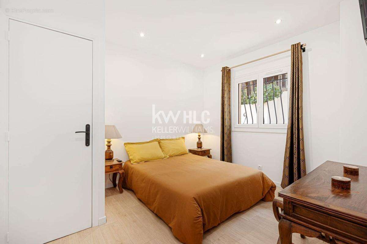 Maison à SAINT-LAURENT-DU-VAR