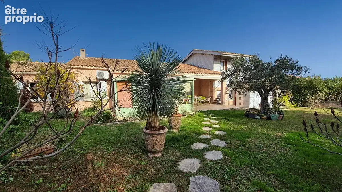 SAINT-SATURNIN LES AVIGNON Maison  7 pièce(s)  155 m² 449 000 - photo 2