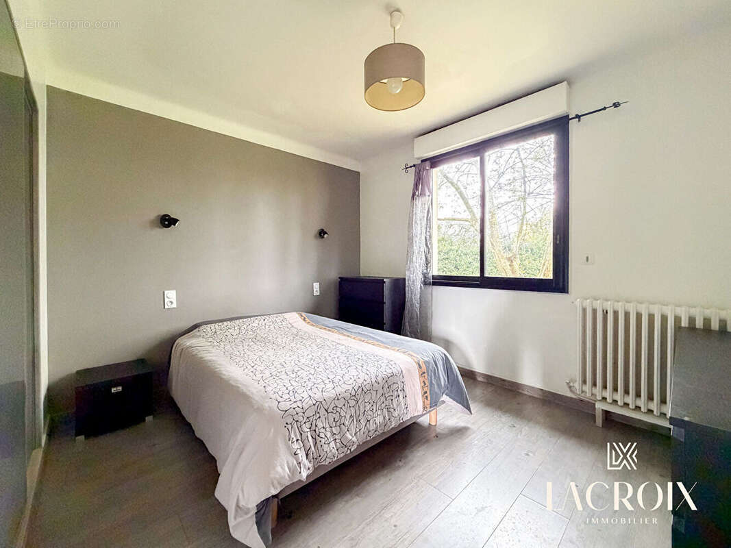 Maison à LA CHAPELLE-DES-FOUGERETZ