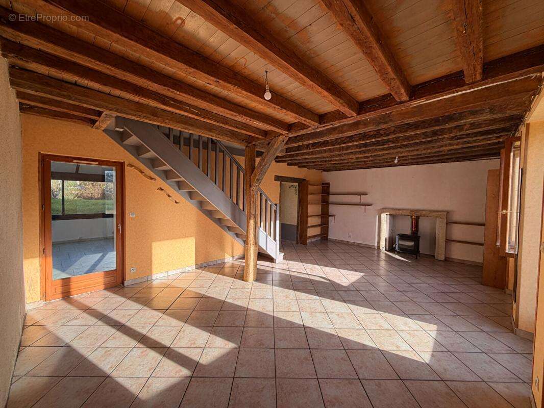 Maison à COULANGES-LES-NEVERS