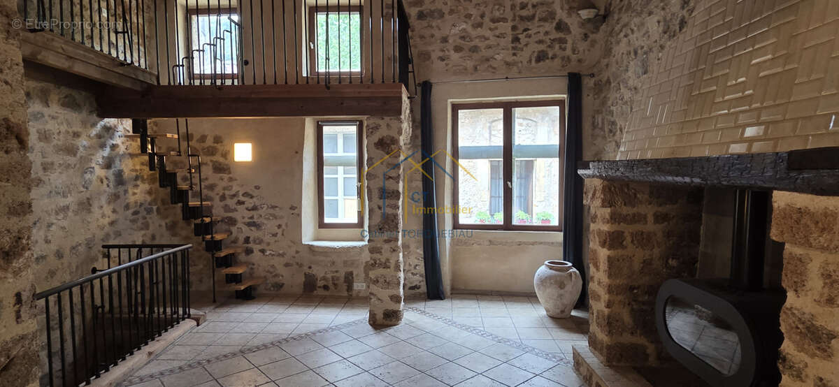 Maison à SAINT-GUILHEM-LE-DESERT