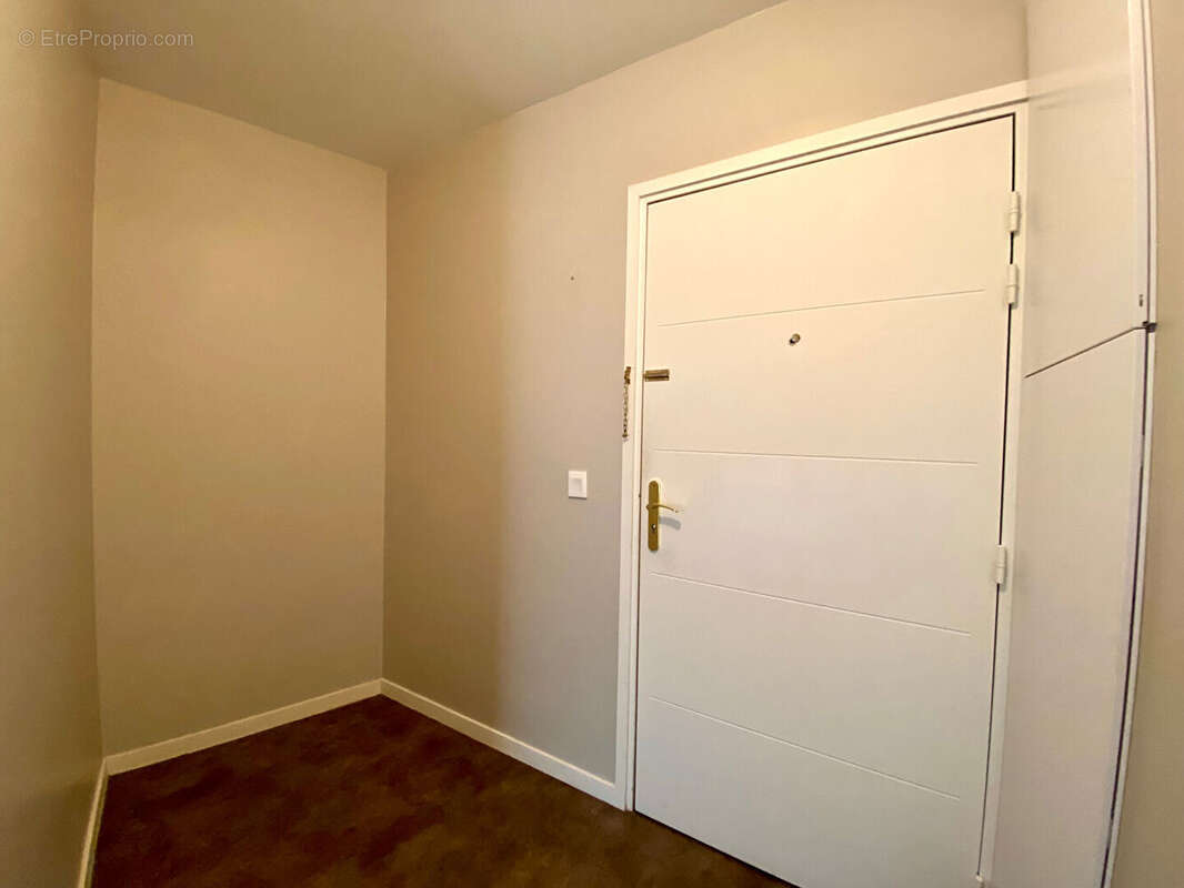 Appartement à SARTROUVILLE