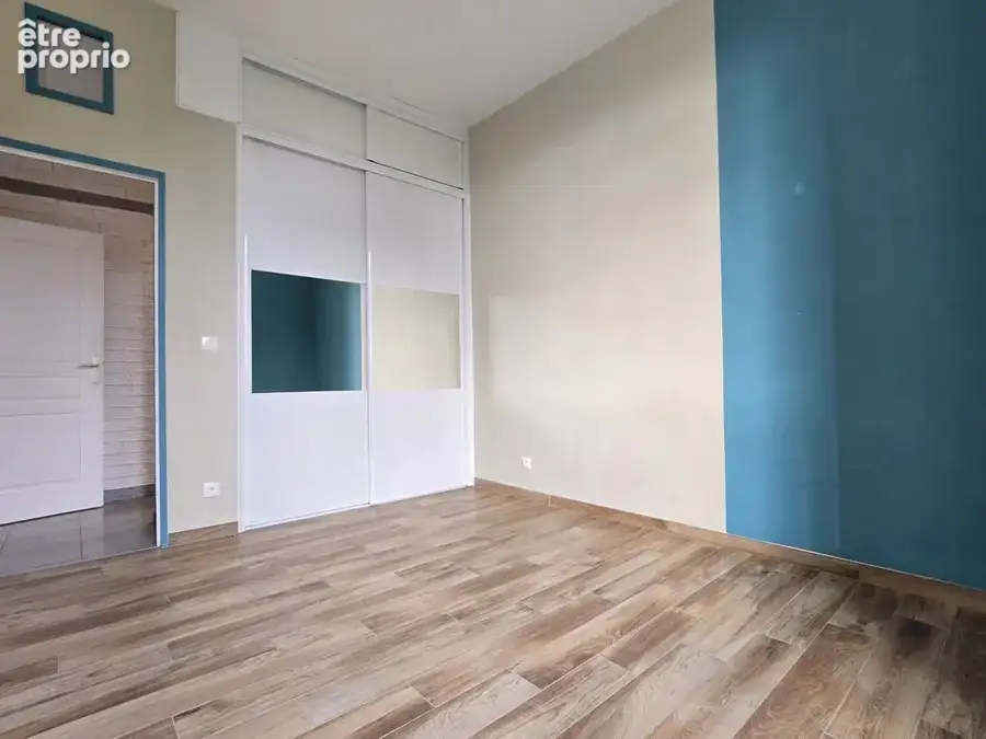 Appartement T4 de 94 m² avec cave et 2 parkings – Estrablin - photo 8