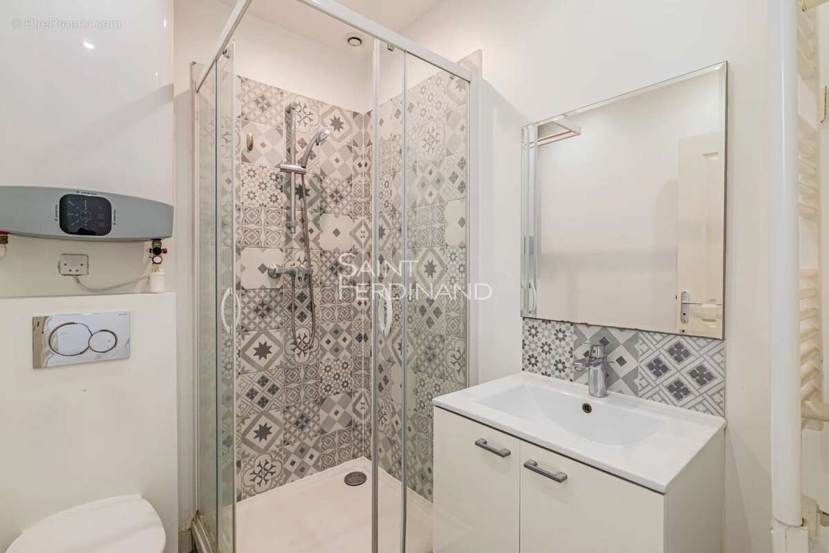 Appartement à PARIS-17E