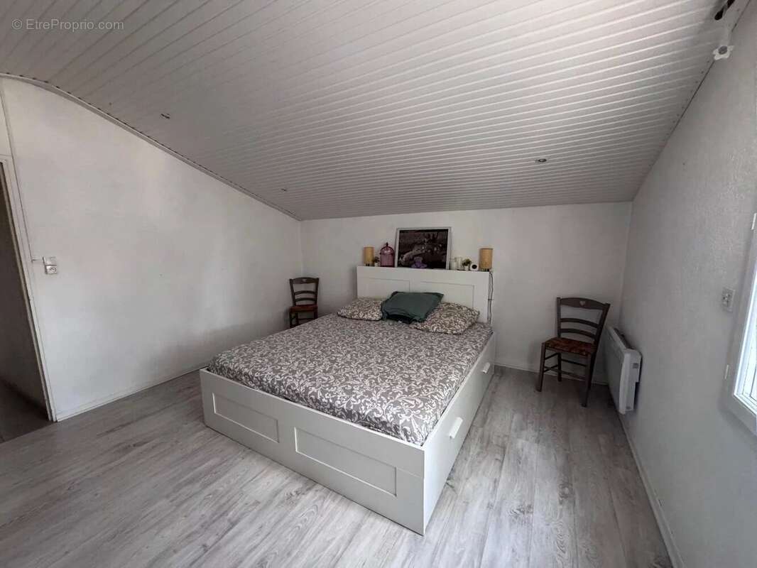 Maison familiale de 178 m² avec piscine sur 1 582 m² de terrain - photo 9
