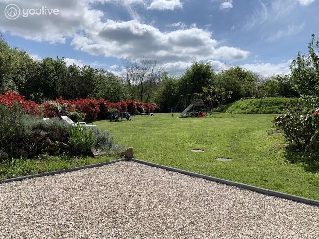 Maison à SAINT-EVARZEC