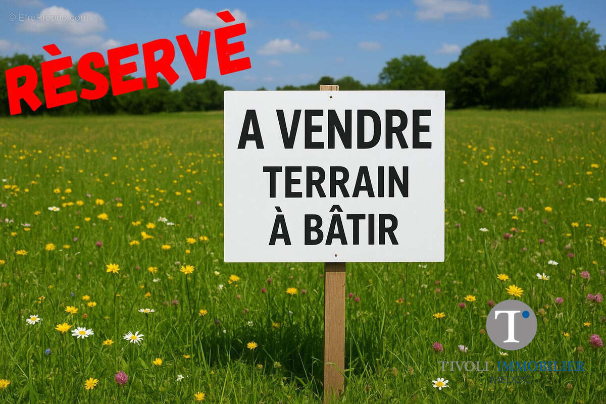 Terrain à CUSSAC-FORT-MEDOC