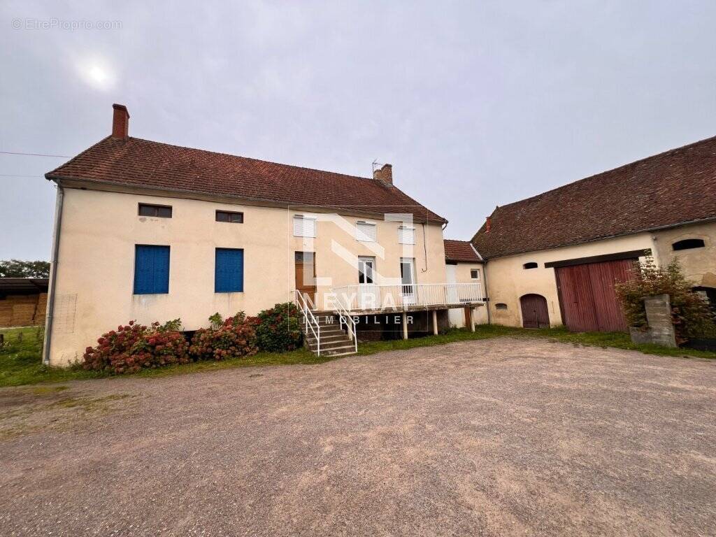 Maison à SAINT-LEGER-DU-BOIS