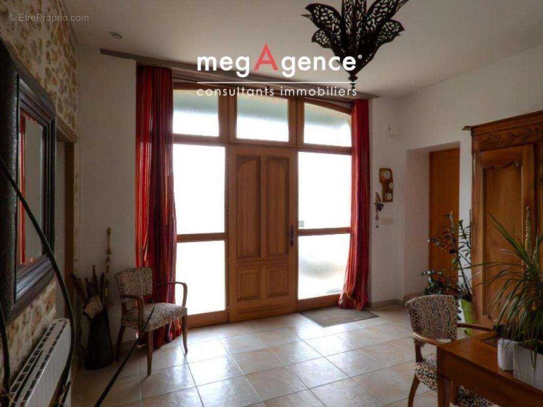 Maison en parfait etat - avrille proche longeville sur mer - photo 2