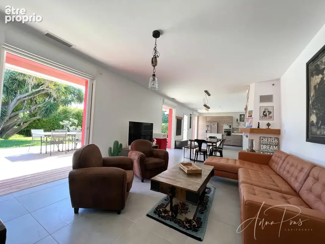 Dpt Var (83), à vendre HYERES Villa sans vis à vis- 1000m² de terrain - 3 chambres  - piscine - jardin - GARAGE - photo 8