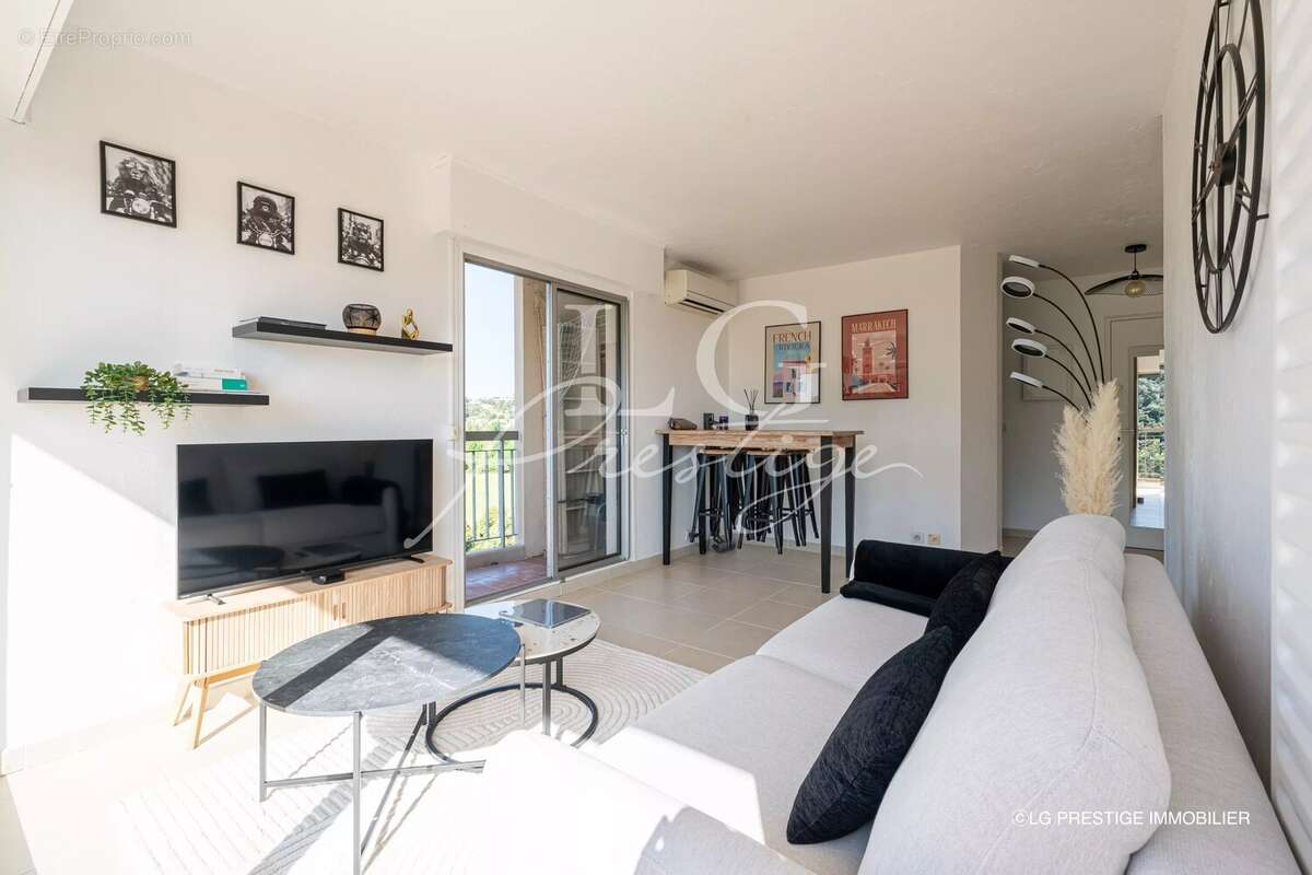 Appartement à MANDELIEU-LA-NAPOULE