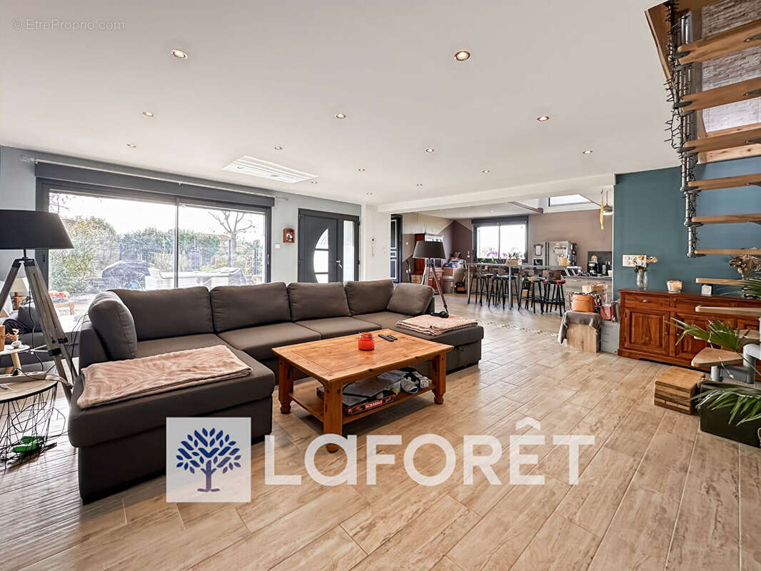 Maison à PREGUILLAC