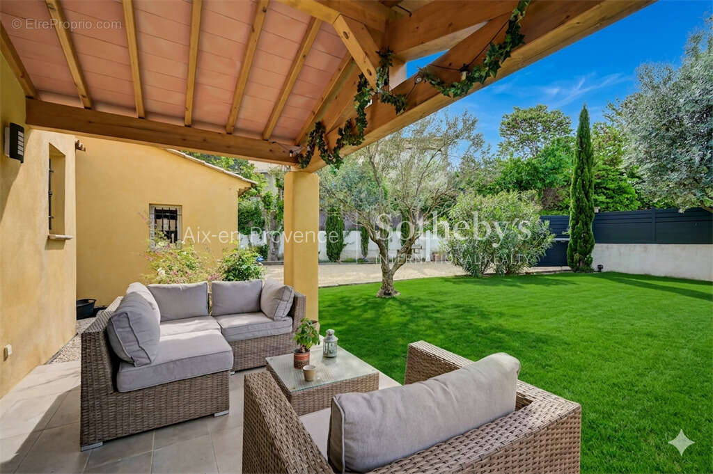 Villa familiale secteur prisé et résidentiel - photo 3