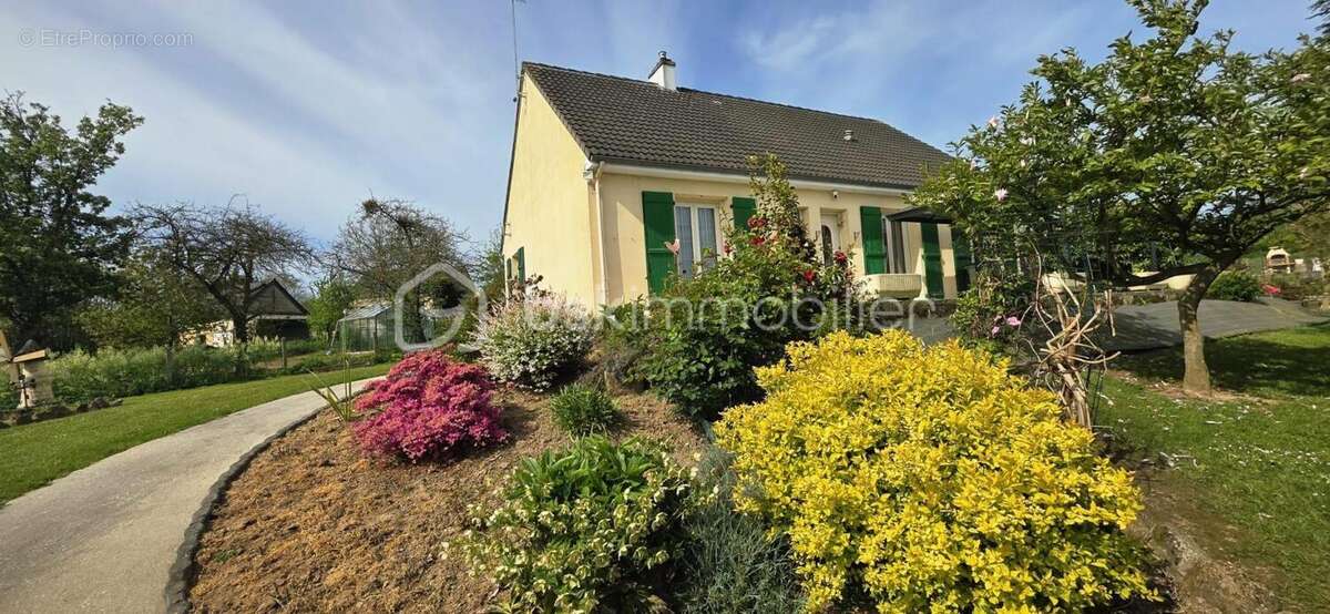 Maison à LES LOGES-MARCHIS