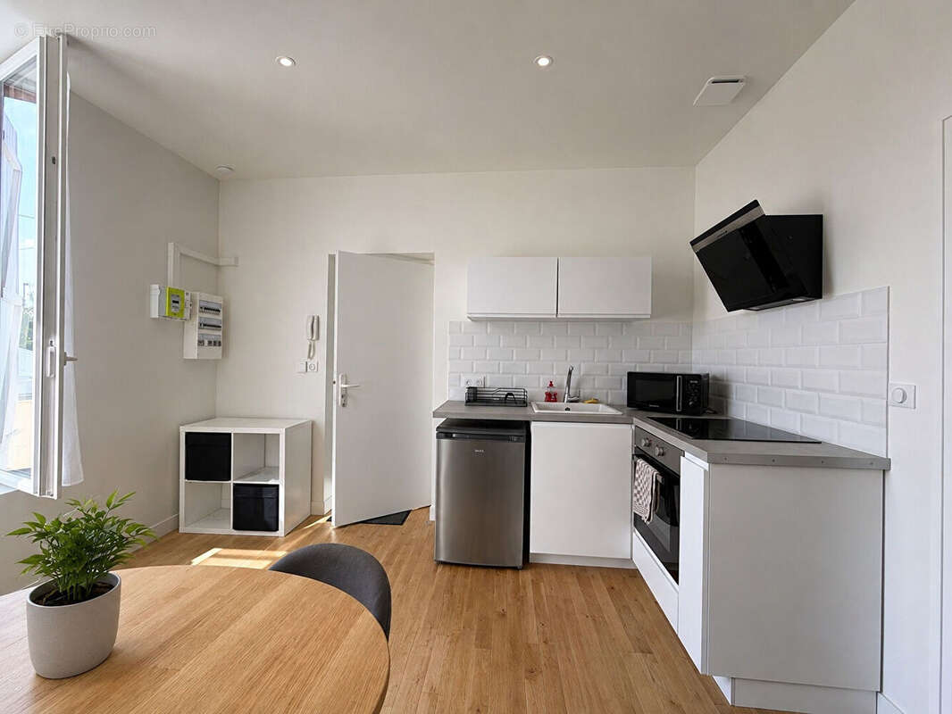 Troyes, joli appartement t2 meublé loué 495  cc - photo 2