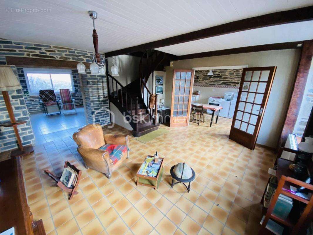 Maison à GUILLIERS