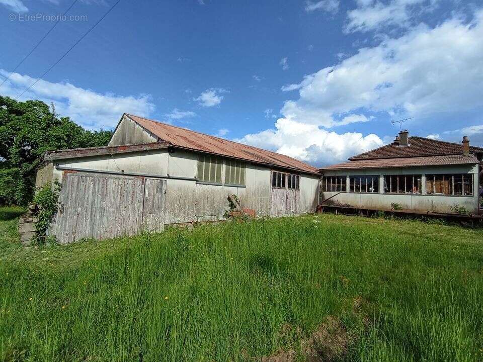 Maison à LE MAYET-DE-MONTAGNE