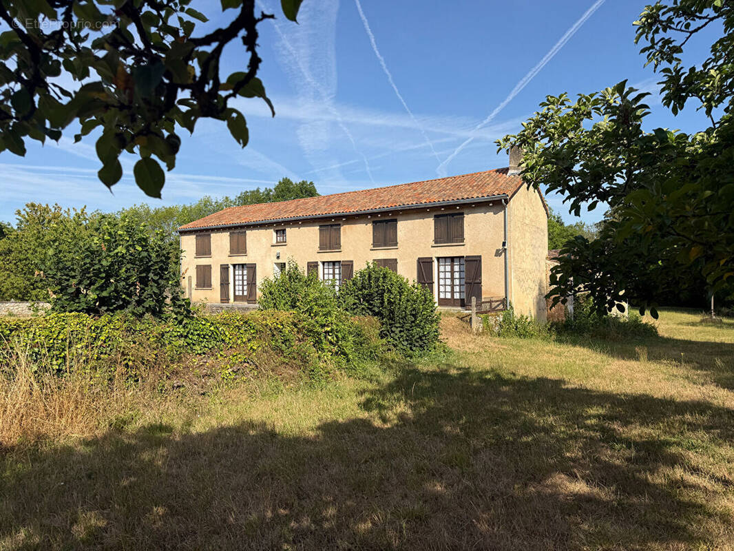 Maison à CHATEAU-LARCHER