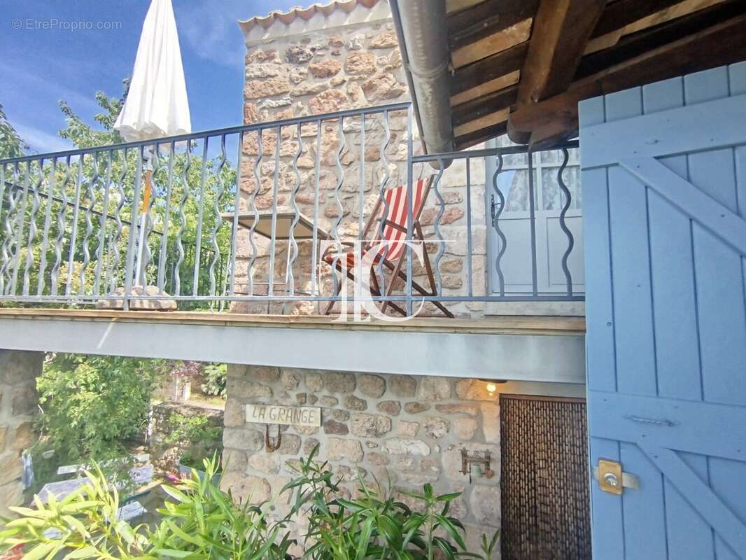 Exclusivité  authentique maison de hameau en pierre avec deux jardins attenants * car port * 10 minuters des commodites * - photo 17