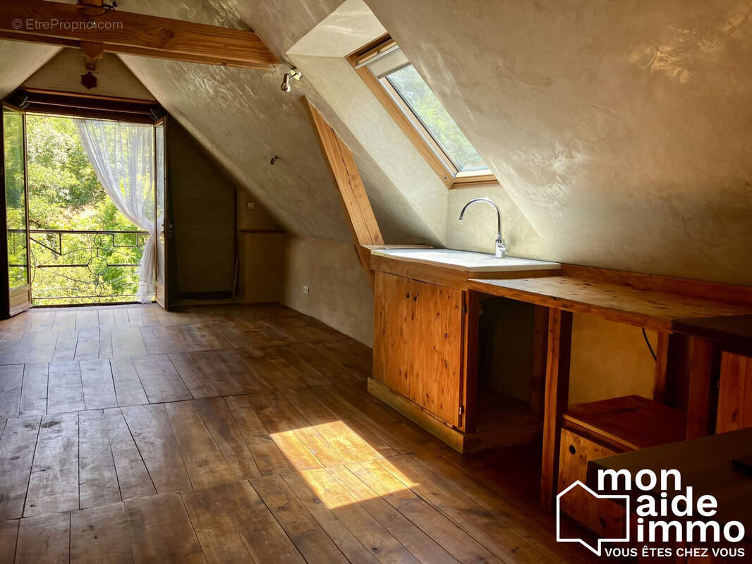 Maison 60 m² à Viviez  - photo 4
