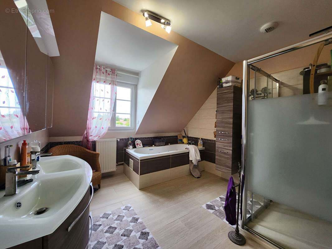 Maison à AMBLAINVILLE