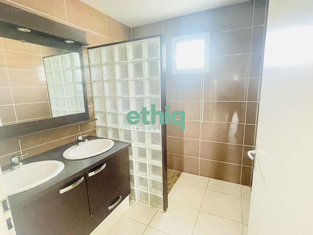 Appartement à LE GOSIER