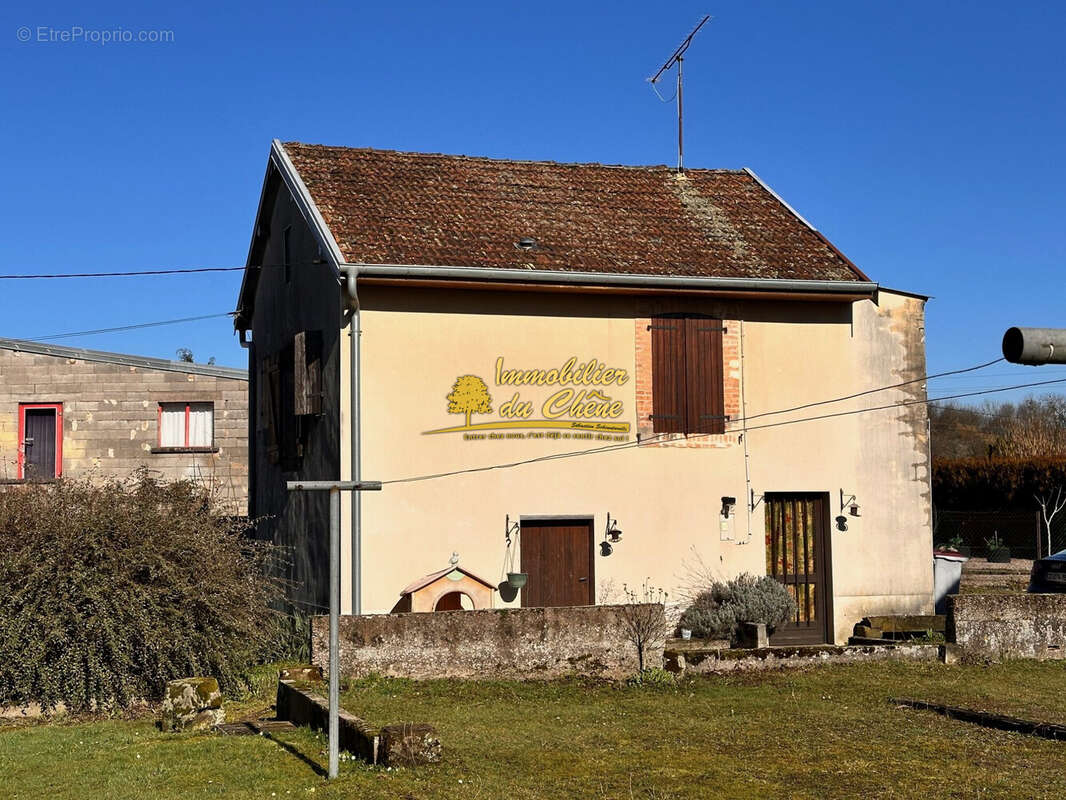 Maison 250 m² à Fontaine-Les-Luxeuil  - photo 3