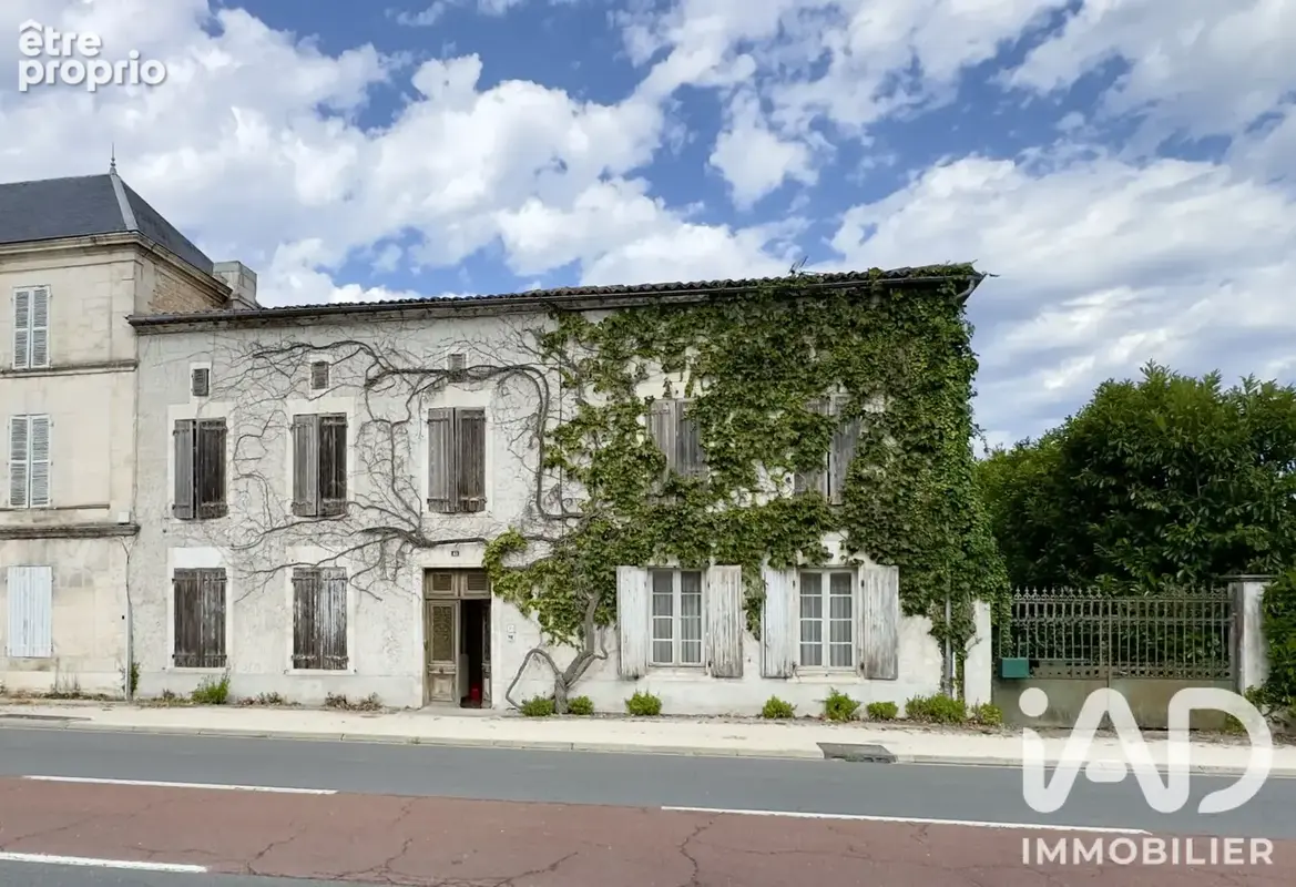 Photo 1 - Maison à BARBEZIEUX-SAINT-HILAIRE