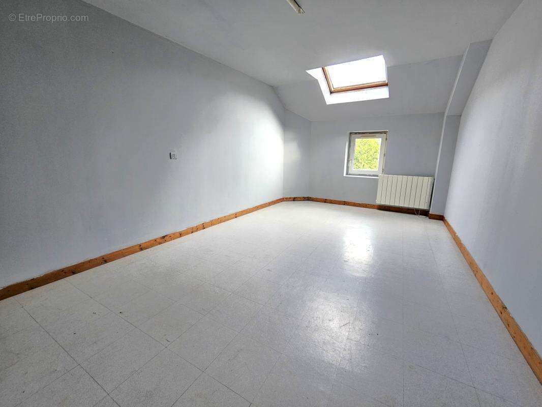 BAISSE DE PRIX Maison de bourg 2 chambres VARADES - photo 5