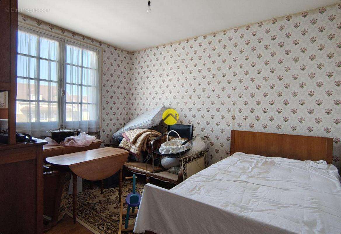 Maison à SAINT-DENIS-DE-JOUHET