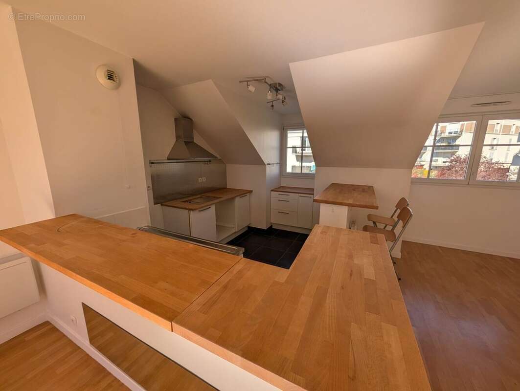 Appartement à LES CLAYES-SOUS-BOIS