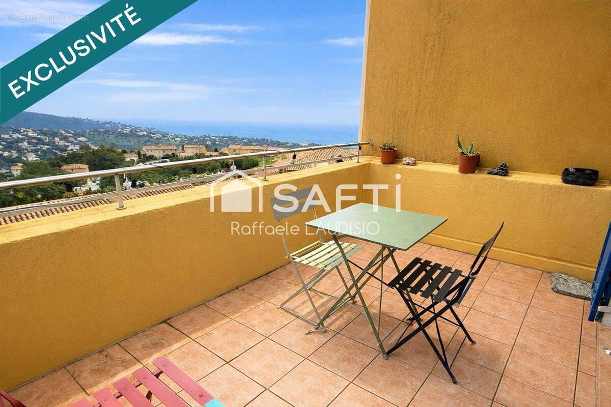 Photo 1 - Appartement à ROQUEBRUNE-SUR-ARGENS