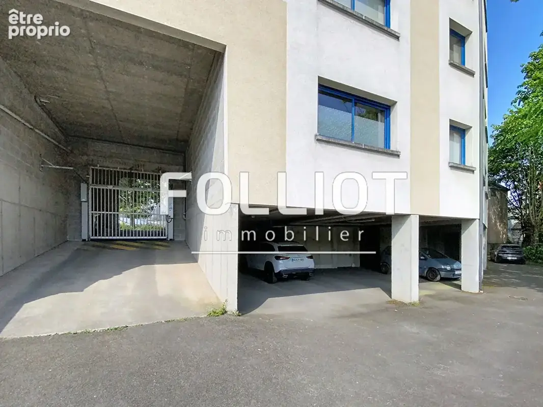 A VENDRE Bureaux 73 m², 2 pièces FOUGERES - photo 4