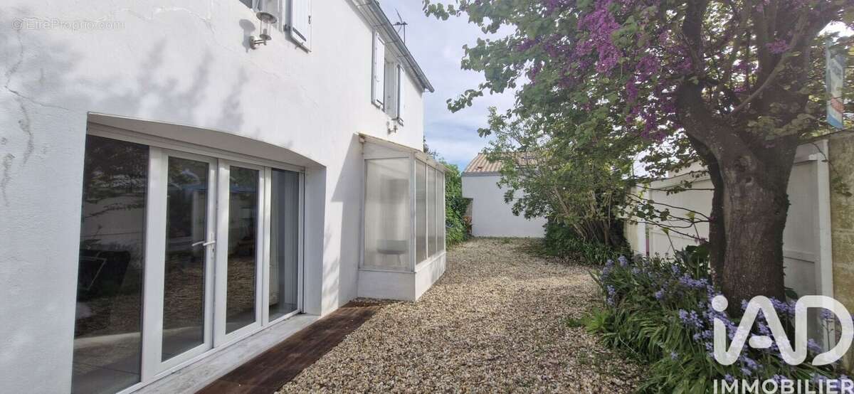 Photo 2 - Maison à SAINT-CHRISTOPHE