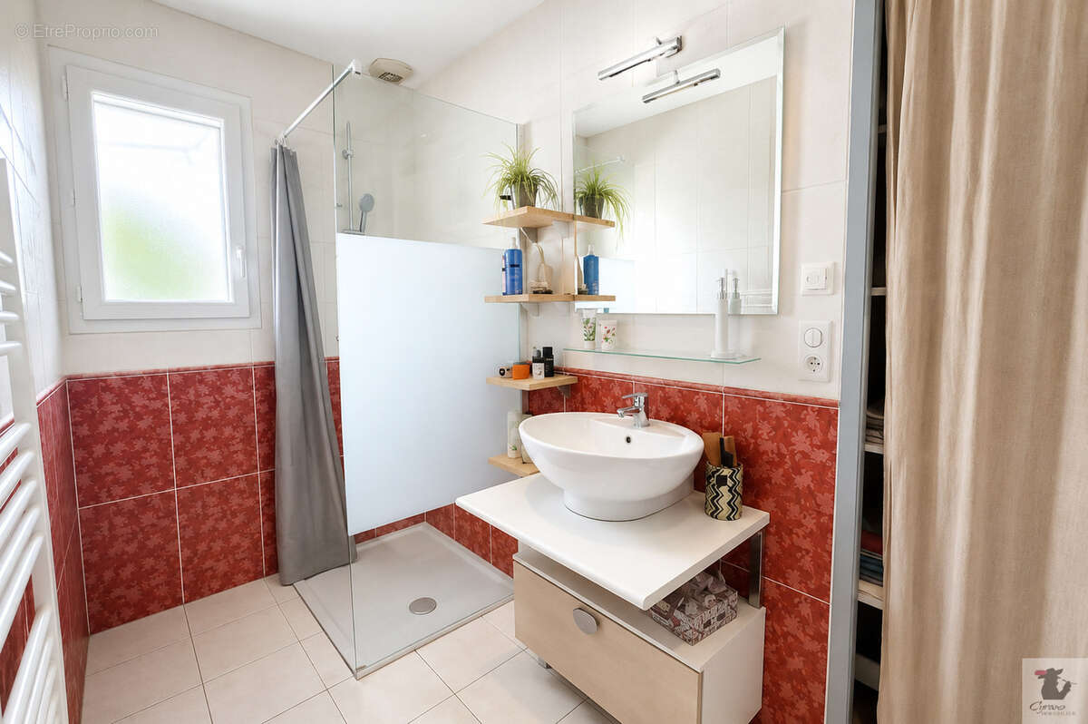 PLAIN PIED 151 m2 hab, 4chs, bureau, piscine, terrain 2127 m2 - photo 8