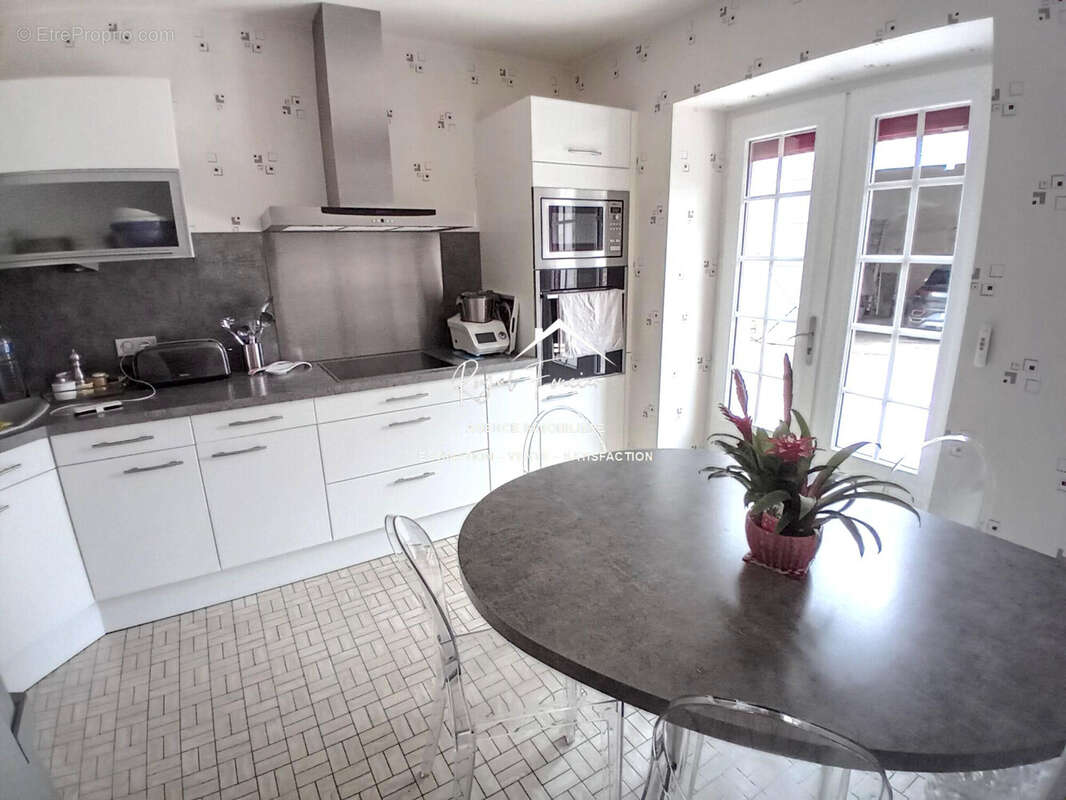 Cuisine A et E indépendante  - Maison à SAINTE-MAURE-DE-TOURAINE