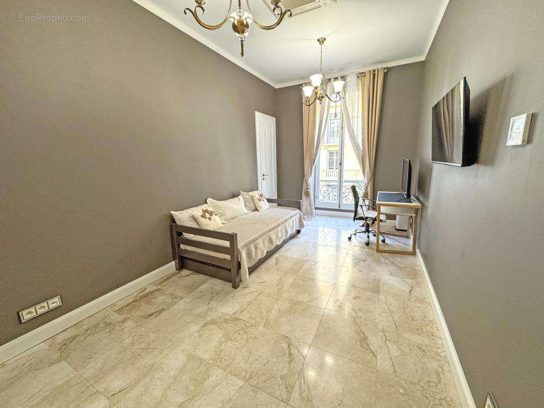 Bel appartement de caractère, 100 m², 3 chambres, Carré d’Or - photo 10