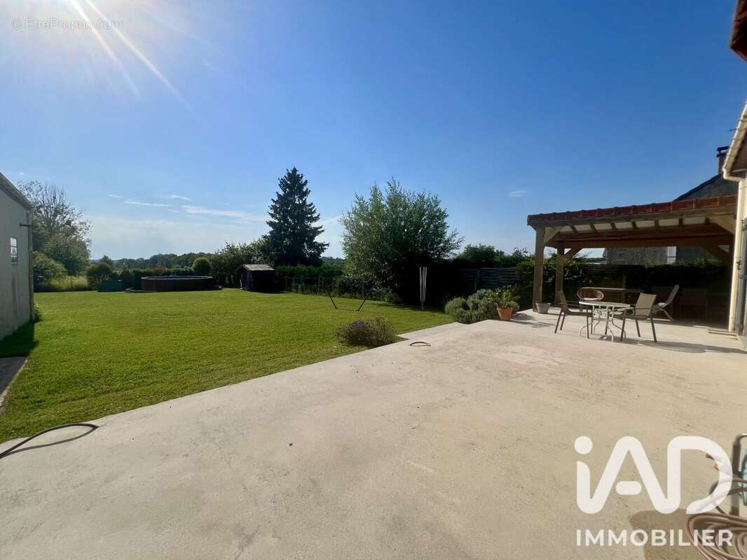 Maison 130 m² à Saint-Martin-Des-Champs  - photo 5