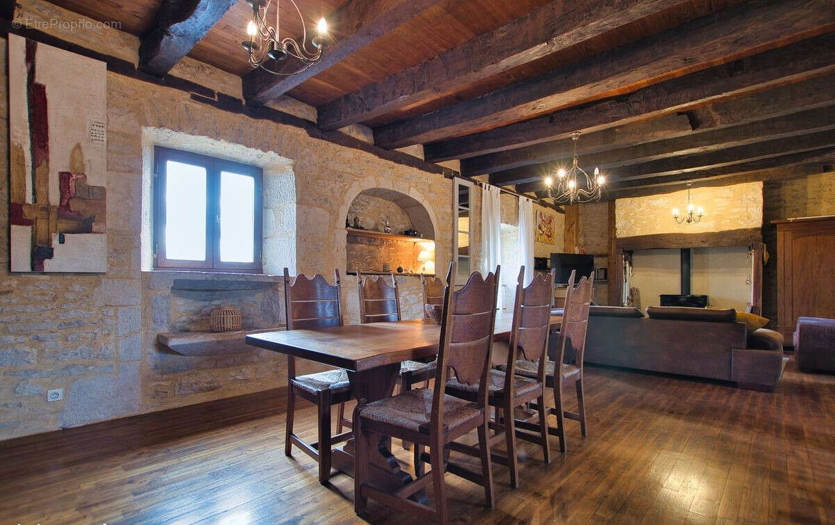 Maison à QUISSAC