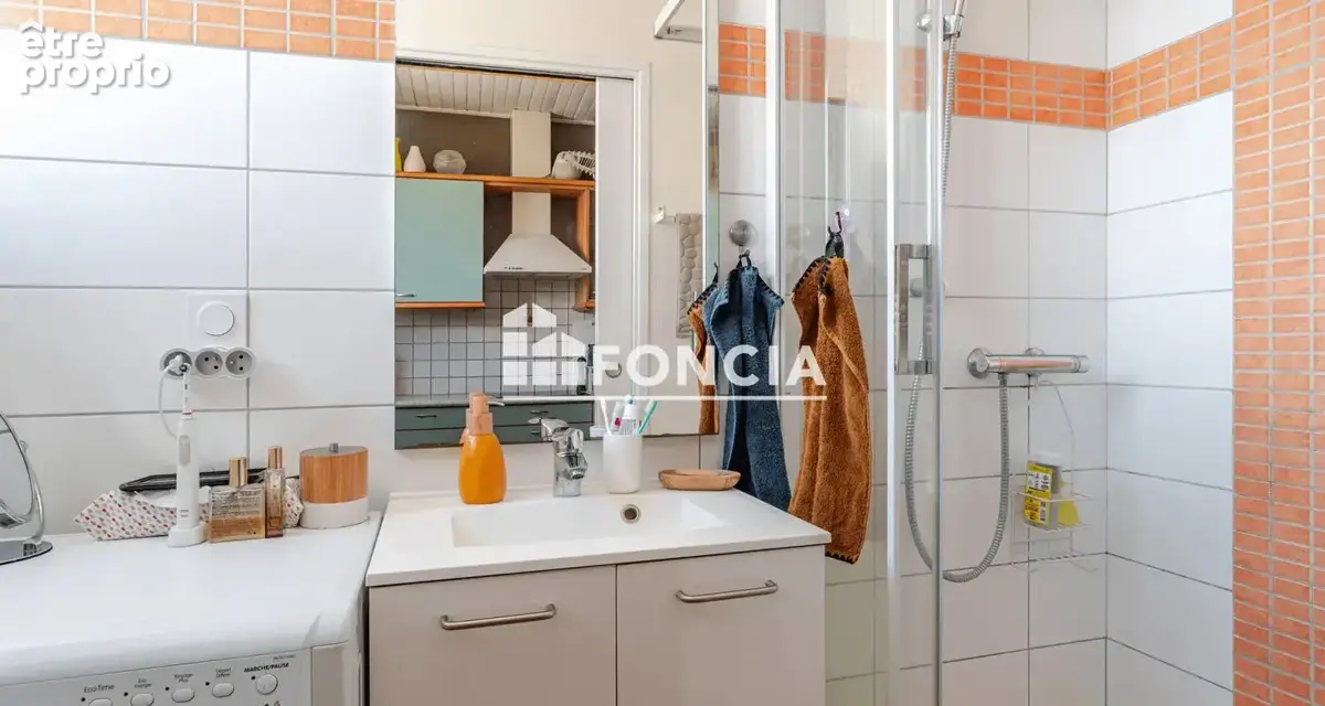 Concarneau - Au Centre-Ville - A Vendre Appartement T3 traversant - Stationnement aisé - Cave - photo 10