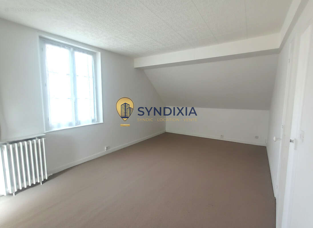 DREUX  À deux pas de la gare, découvrez cette charmante maison individuelle. - photo 11