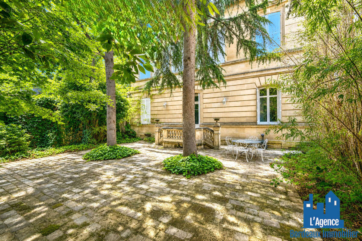Bordeaux bastide- jardin botanique- ensemble immobilier 2 lots 380m² + cave 100m² + jardin 170m². - photo 11