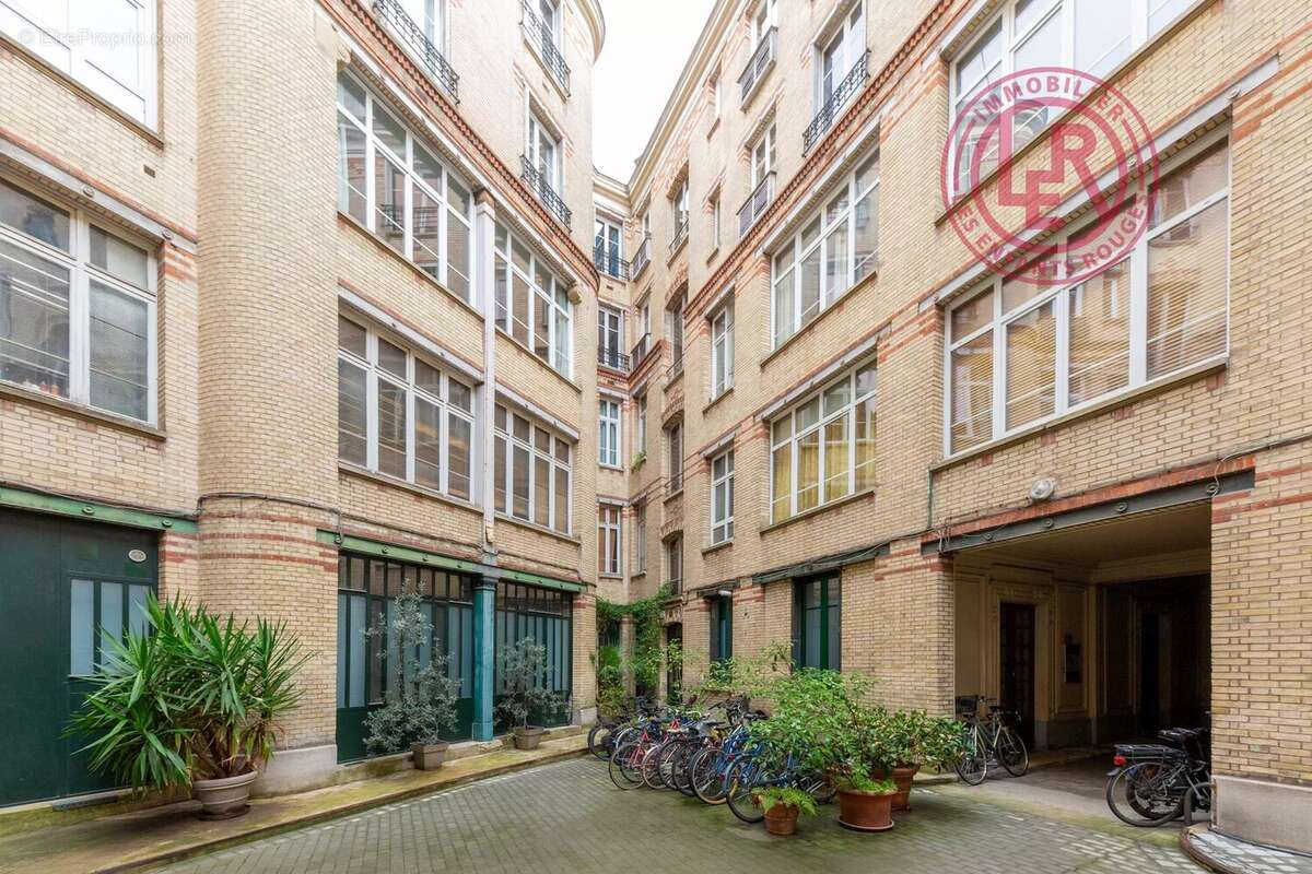 Appartement à PARIS-10E
