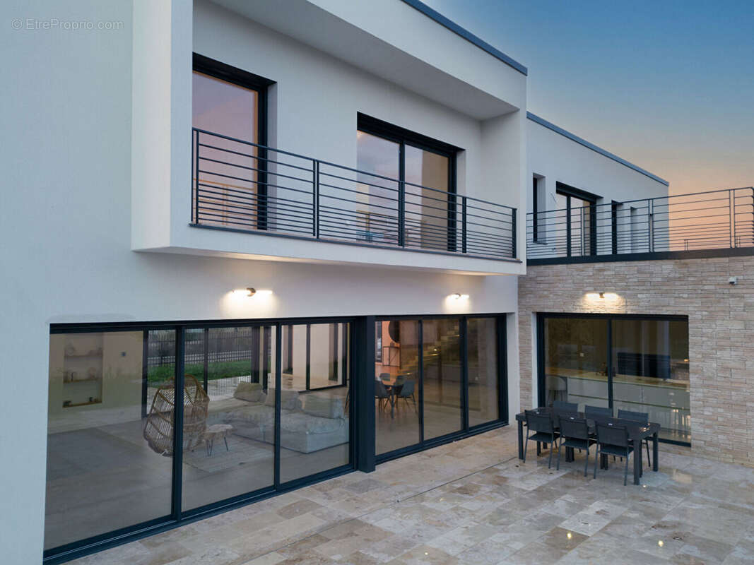 Maison à SAINT-CYR-SUR-LOIRE