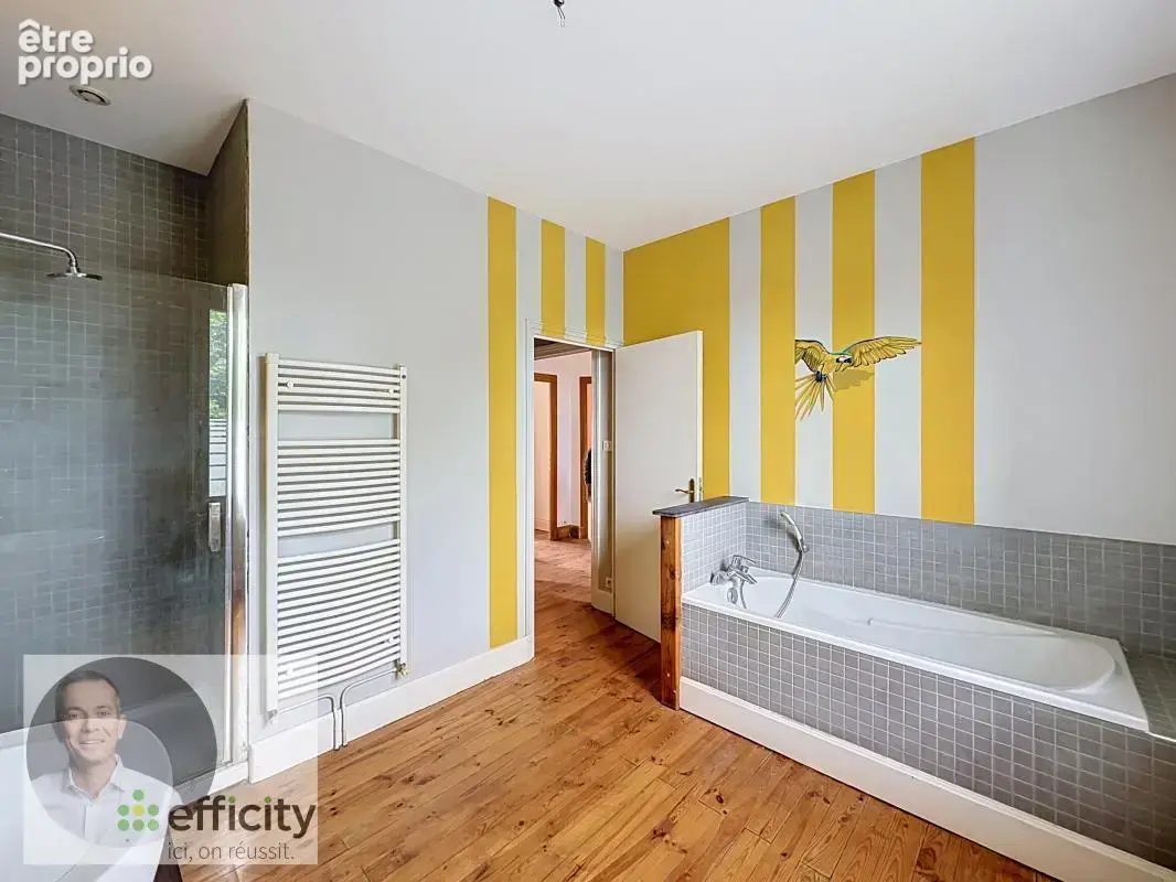 Maison 6 pièces 180 m² à vendre à Saint-Yorre (03270) - photo 8