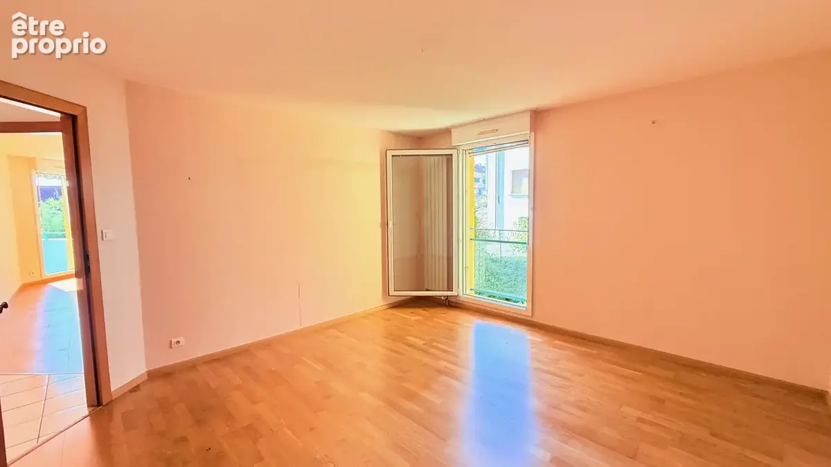 Appartement T3 de 91,62 m2 - Vue exceptionnelle - 2 chambres - Cave - Parking sous-sol - centre ville à pied - photo 5