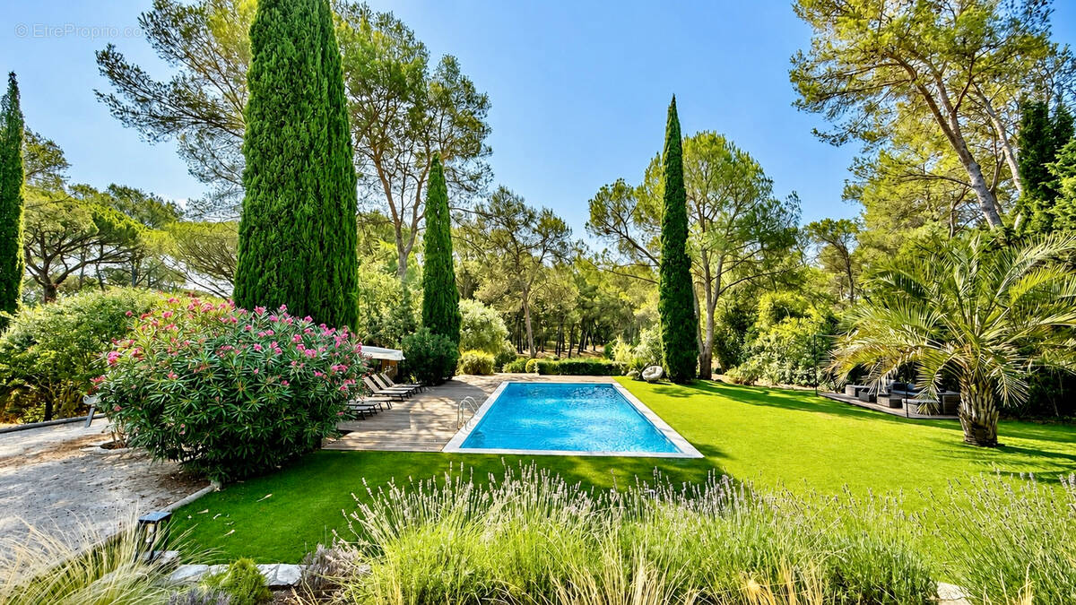 Maison à PUGET-SUR-ARGENS