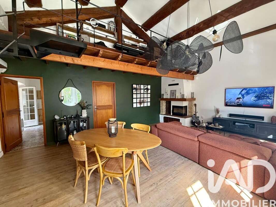 Photo 2 - Maison à NOVES