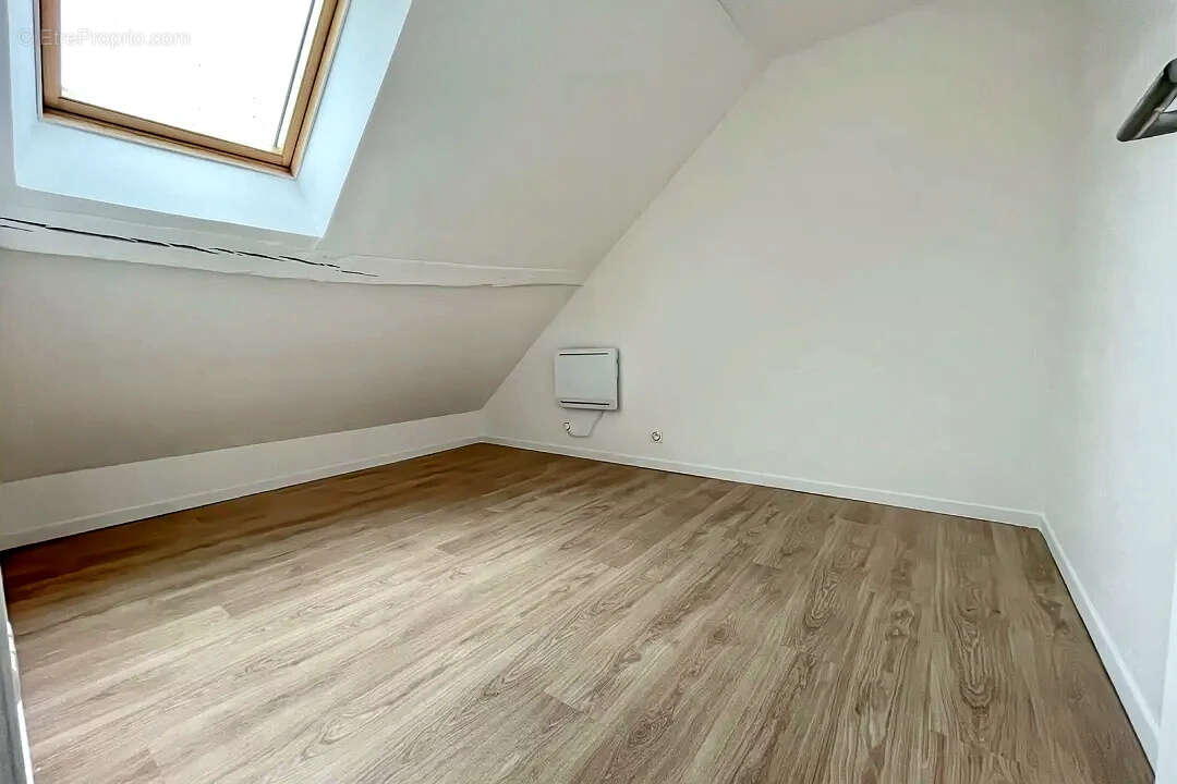 Maison à VILLENEUVE-LE-COMTE