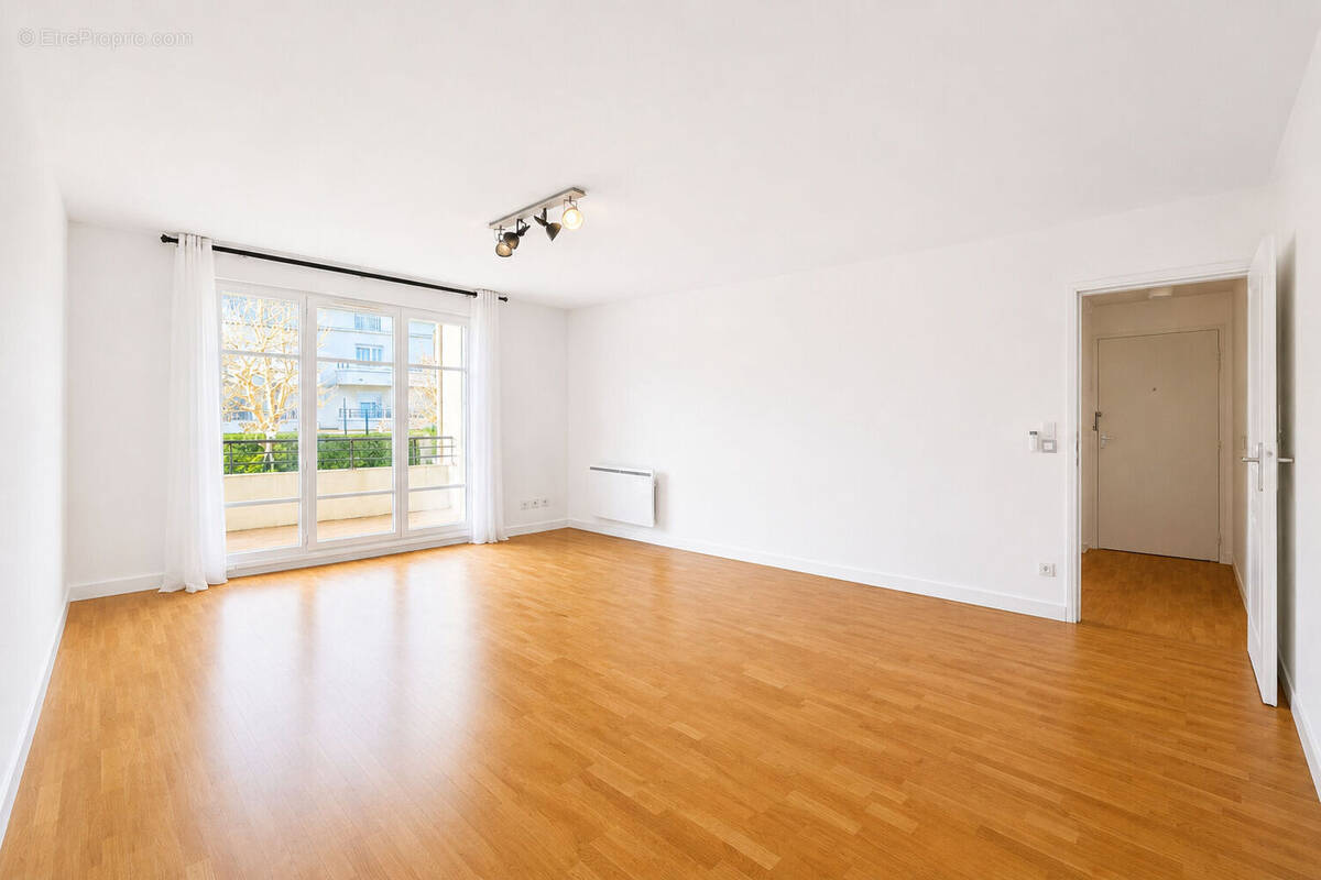 Appartement à EMERAINVILLE